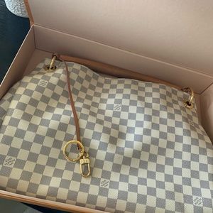 Authentic Louis Vuitton Artsy MM!
